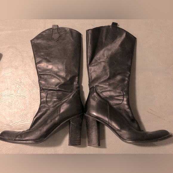 Italian Made heeled fine leather boots - Picture 1 of 4